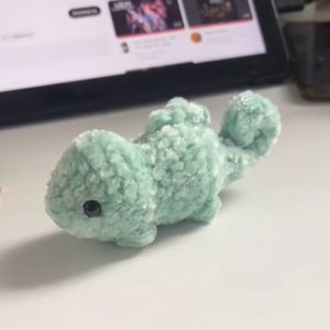 amigurumi-camaleao-baby